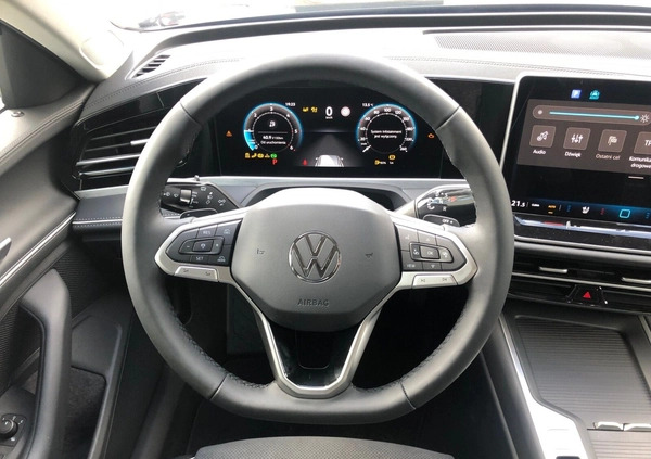 Volkswagen Passat cena 208850 przebieg: 8, rok produkcji 2024 z Olsztyn małe 326